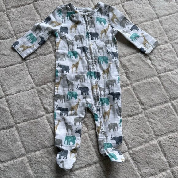 Aden and Anais | Elephants Muslin Footie Pajamas | Size 3-6m - Picture 4 of 8
